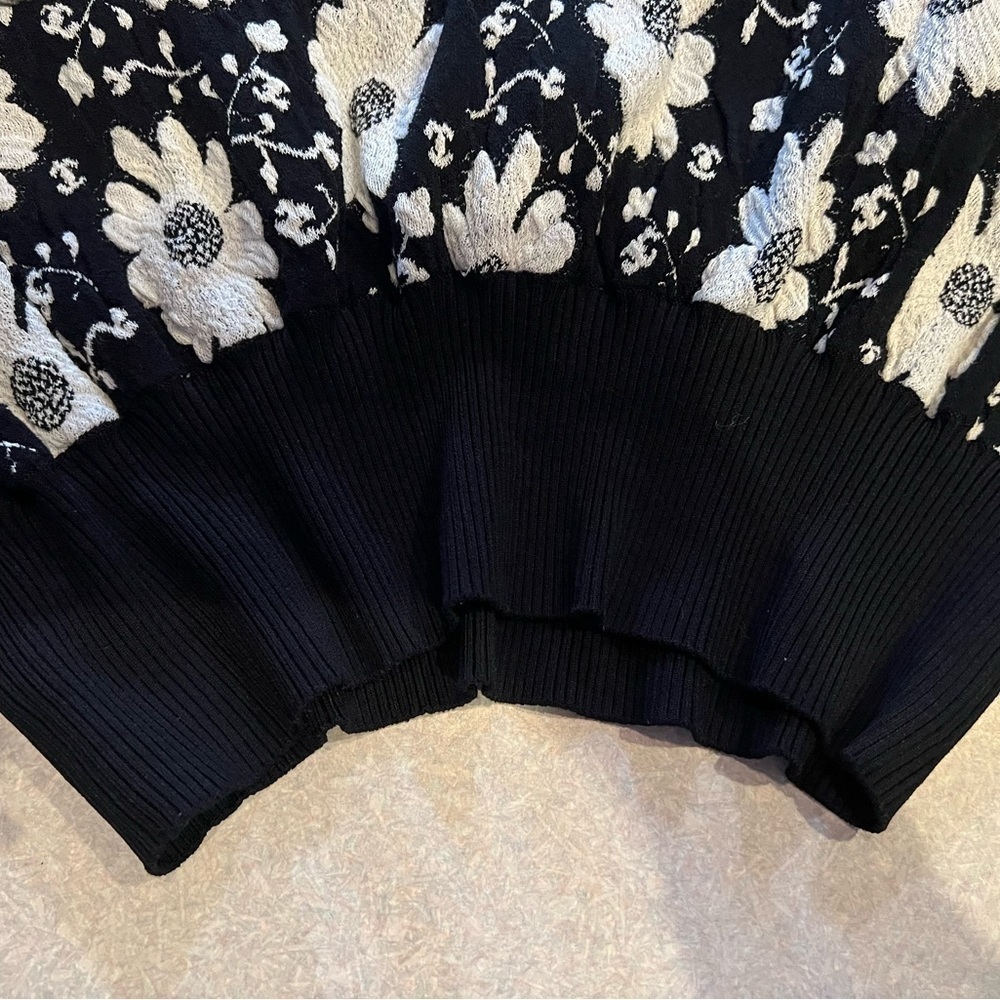 Chanel sweater from 2014 Resort Collection - Picture 11 of 12